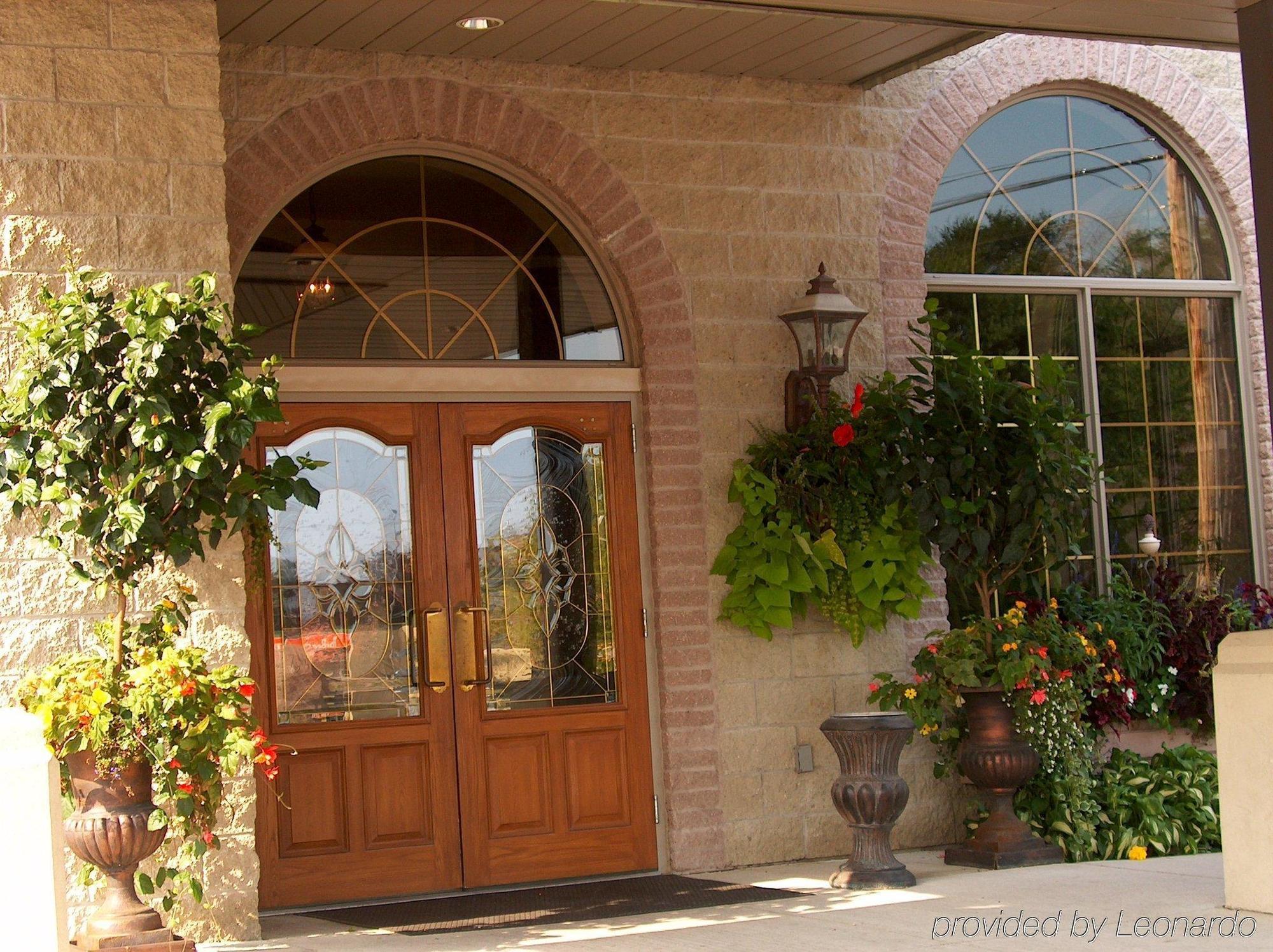 Stone Gate Inn Orillia Exteriér fotografie